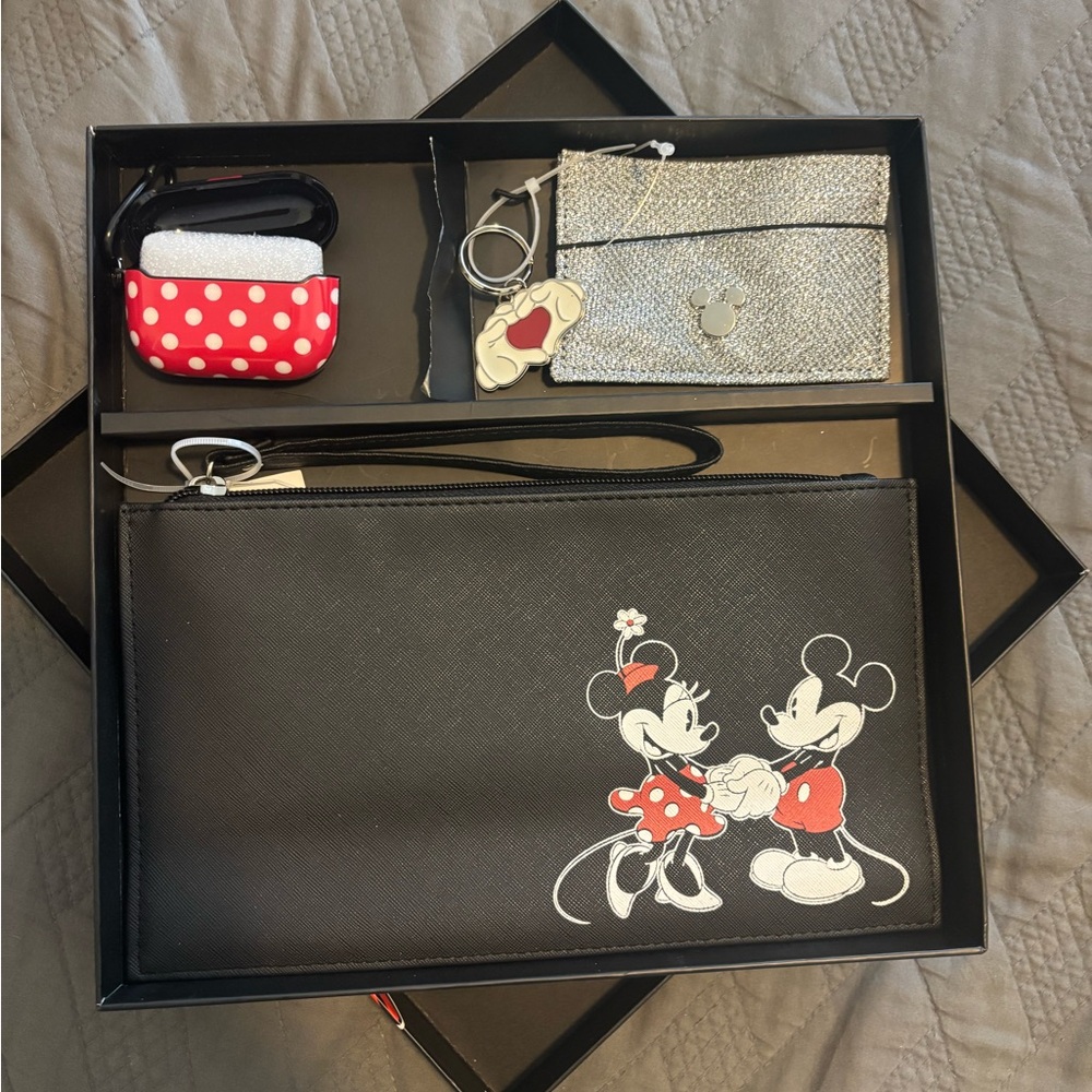 Mickey and Minnie Mouse Black Clutch Set
